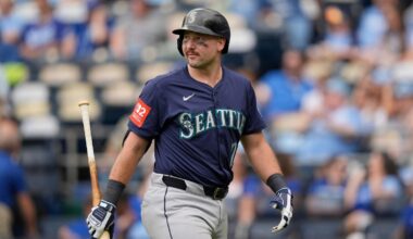 Mariners' rare challenge helps secure 2-0 win over Royals, tie Astros for first place in AL West