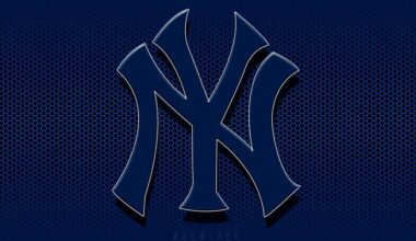 Yankees edge Blue Jays, trim AL East deficit to two games (highlights)