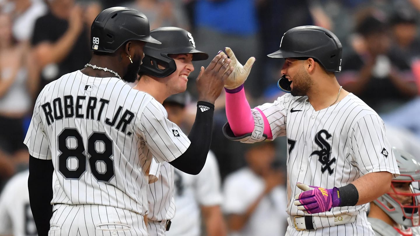 Huge Seventh Inning Powers Chicago White Sox To 9-3 Win Over Philadelphia Phillies