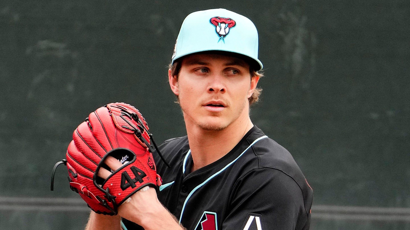 Electric D-backs Reliever Shines in First Fall League Action