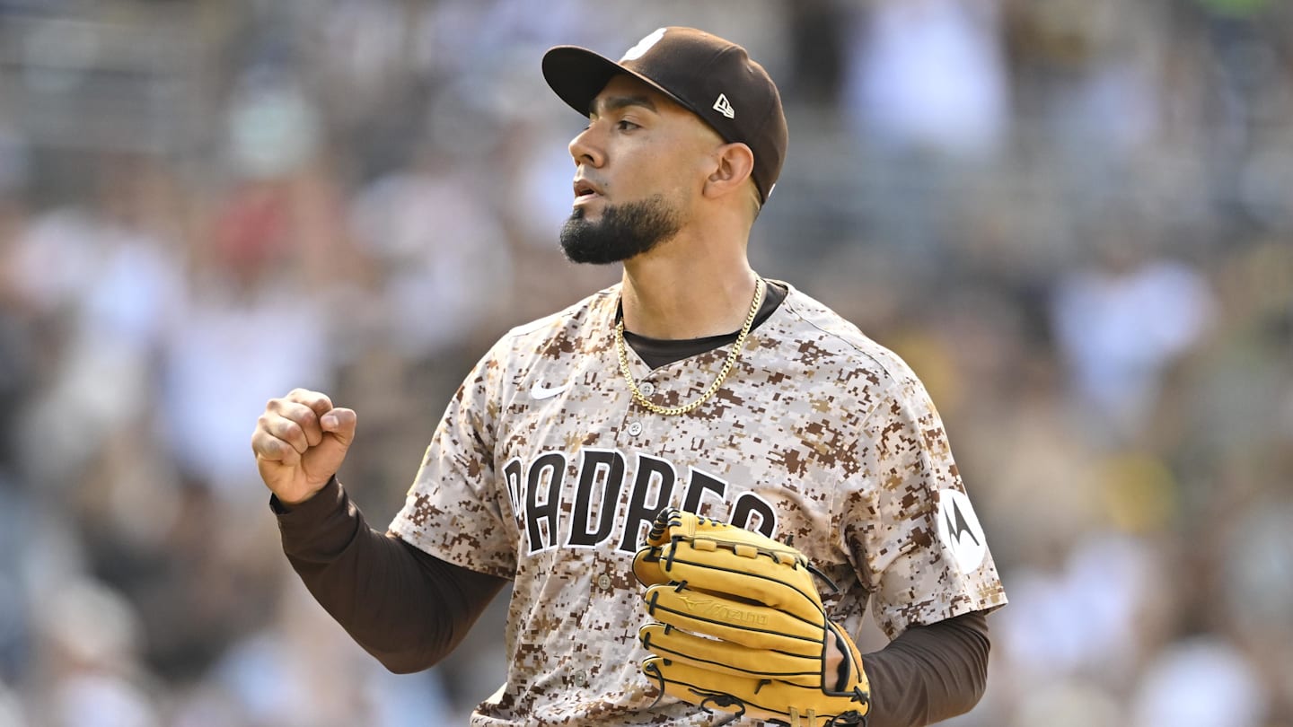 Padres Receive Update on Robert Suarez's Expected Decision on Contract Option