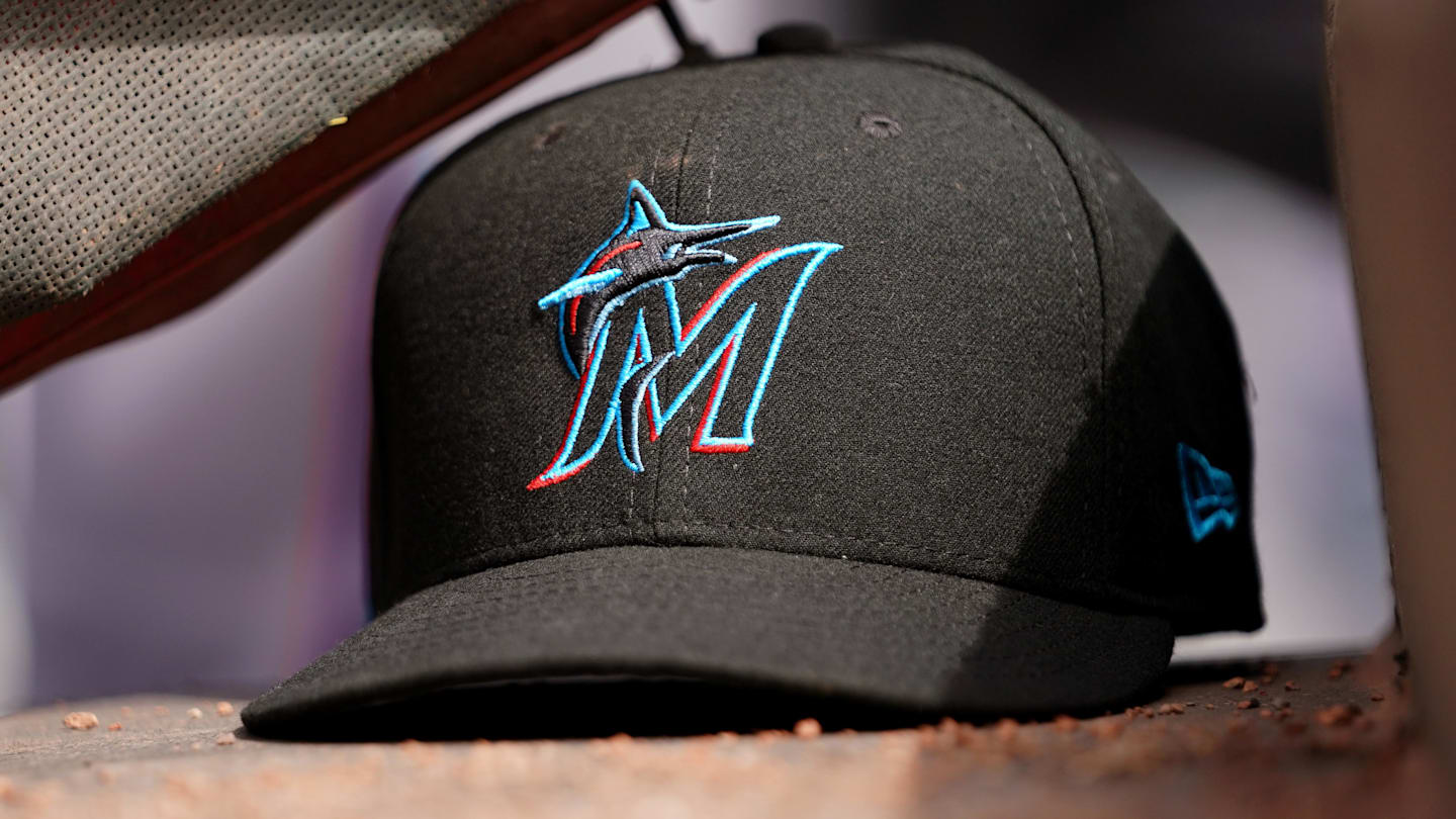 Marlins Should Buy Low on High-Profile Reliever in Free Agency