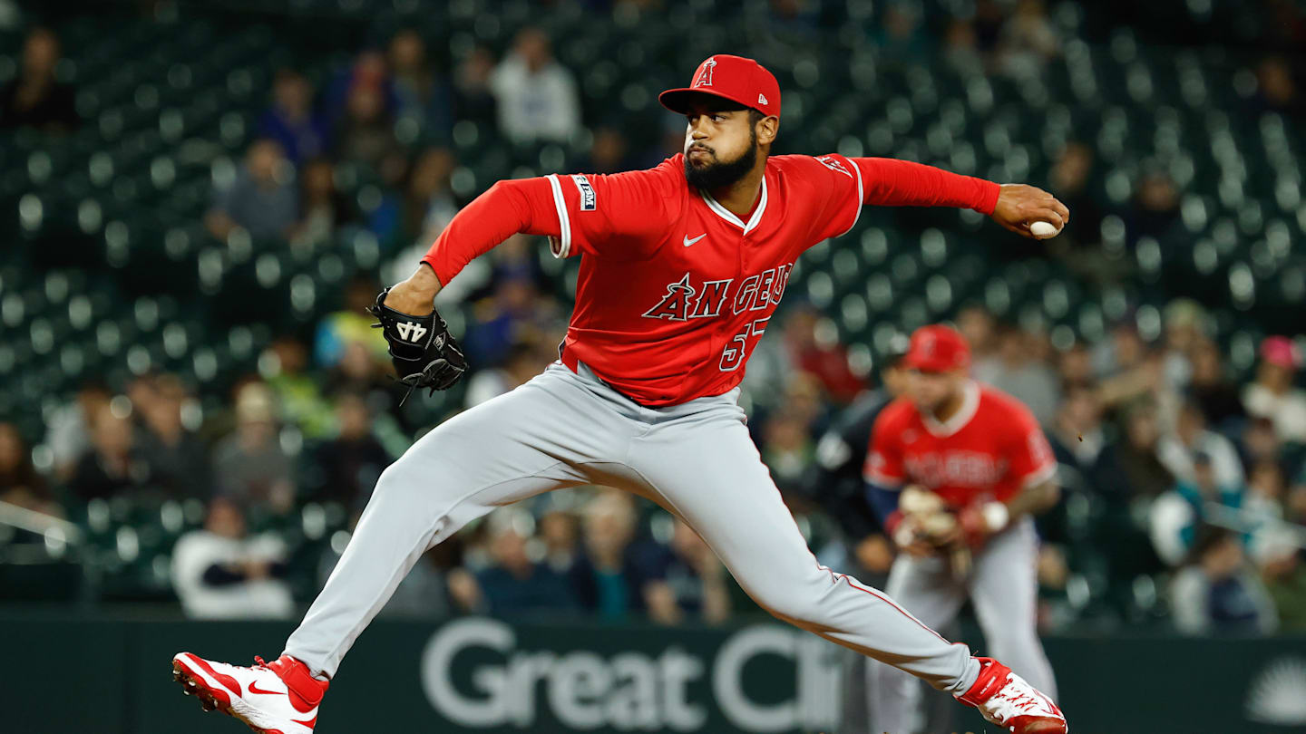 Los Angeles Angels v Seattle Mariners