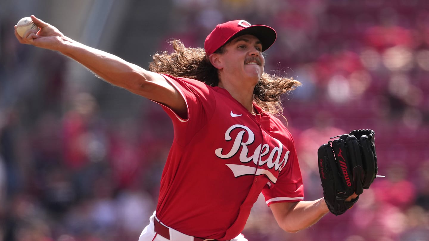 Cincinnati Reds starting pitcher Rhett Lowder.