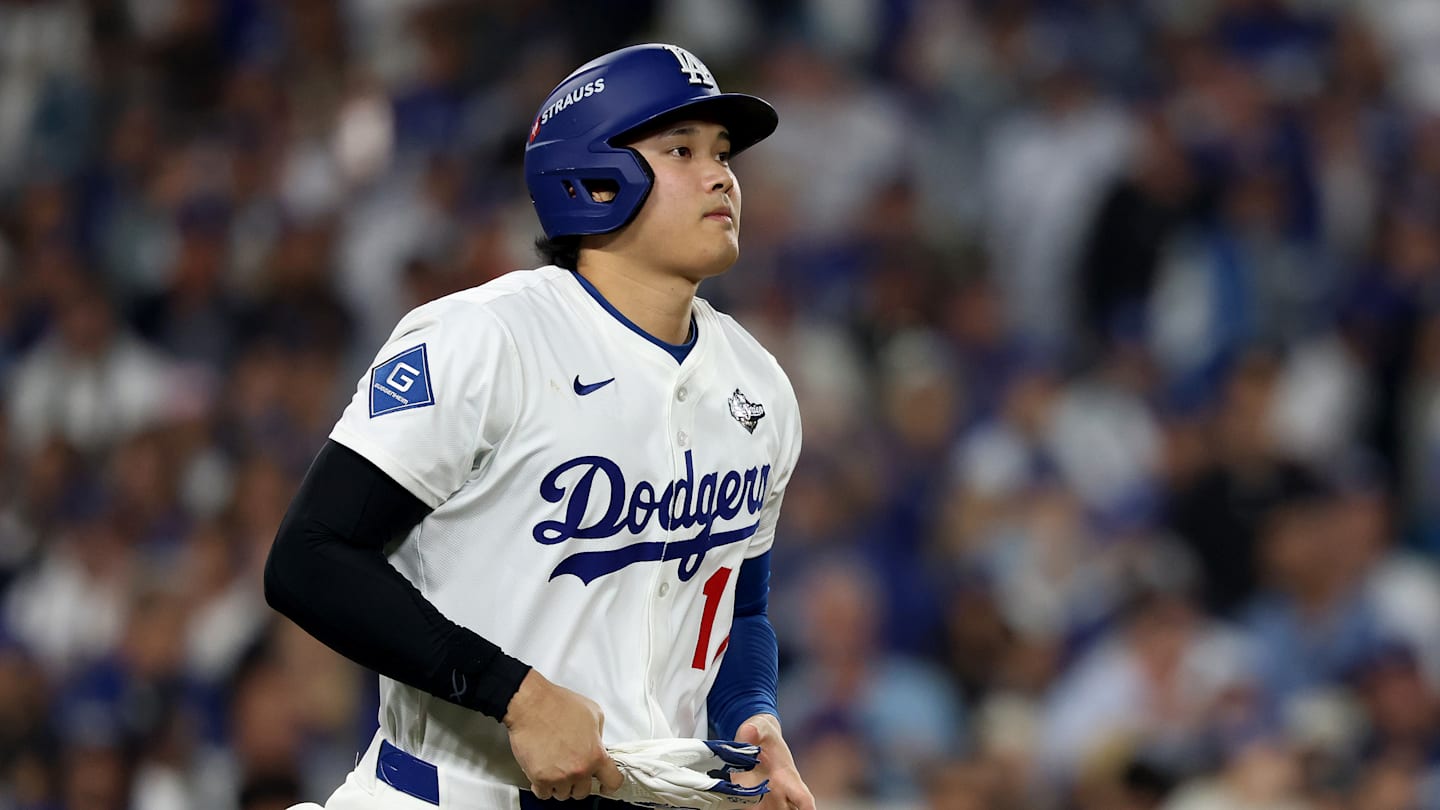 World Series - Toronto Blue Jays v Los Angeles Dodgers - Game Three