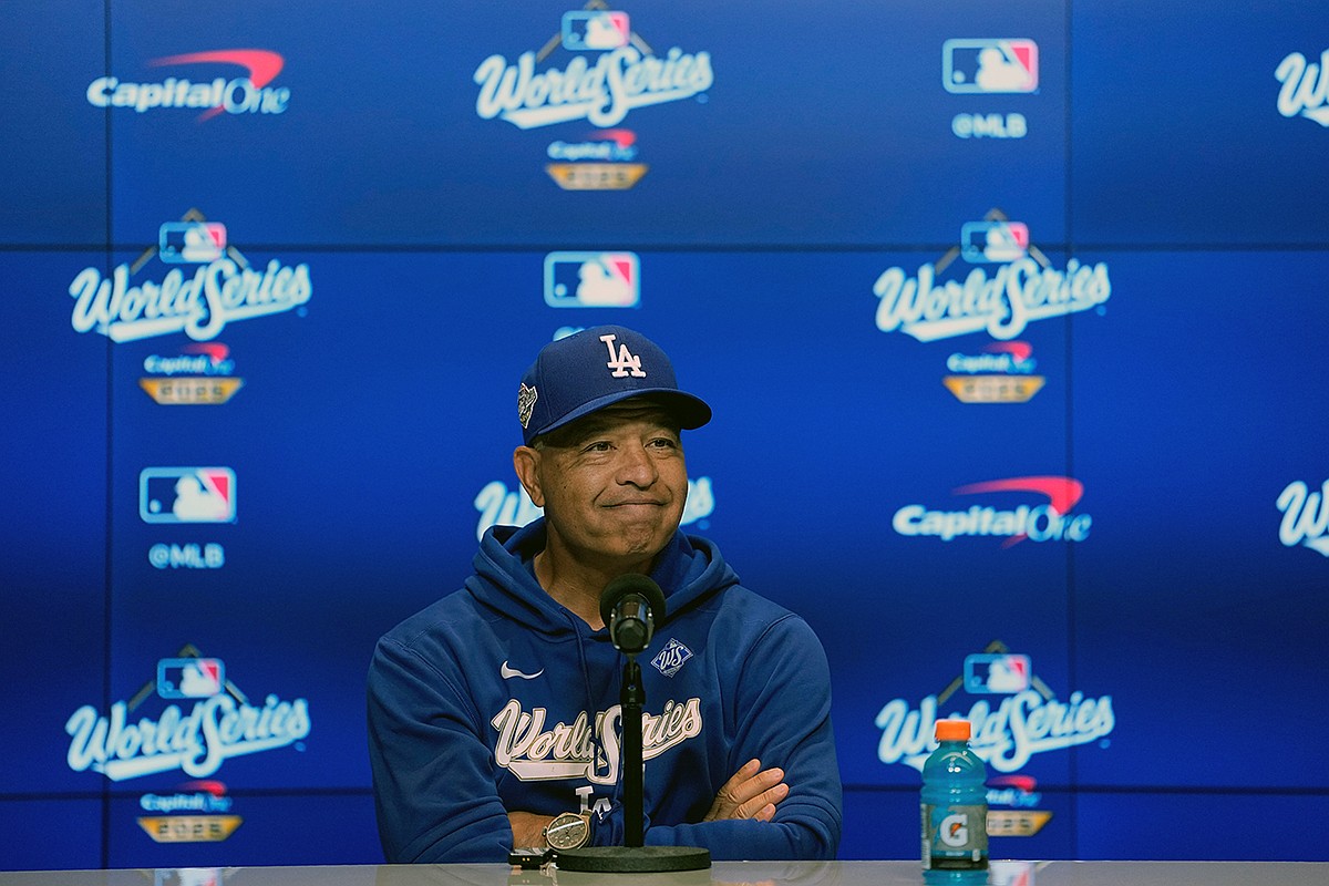 Blue Jays, Dodgers get in last swings day before World Series begins