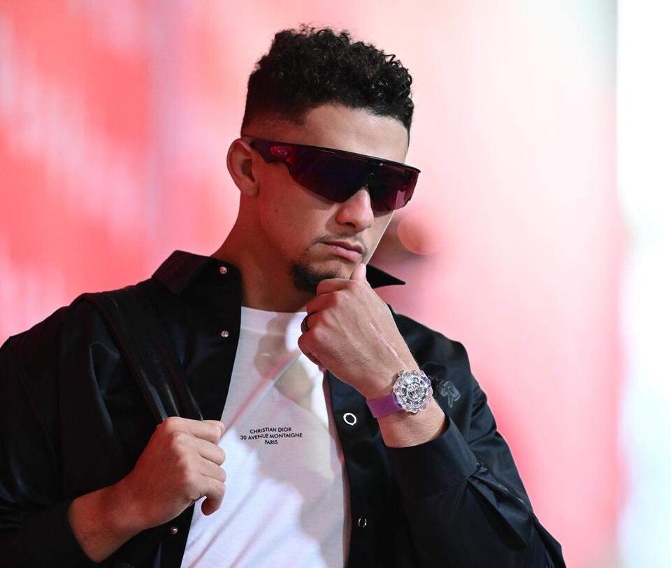 Chiefs' game-day fits vs. Lions honor KC team's heritage - and Milwaukee Brewers