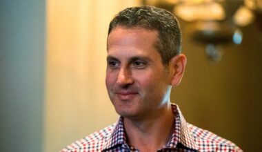 Former Twins Exec Vying for New Job