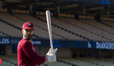 Phillies vs Dodgers: Los Angeles Dodgers vs Philadelphia Phillies Game 3: Why are Phillies fans jeering Bryce Harper, other players?