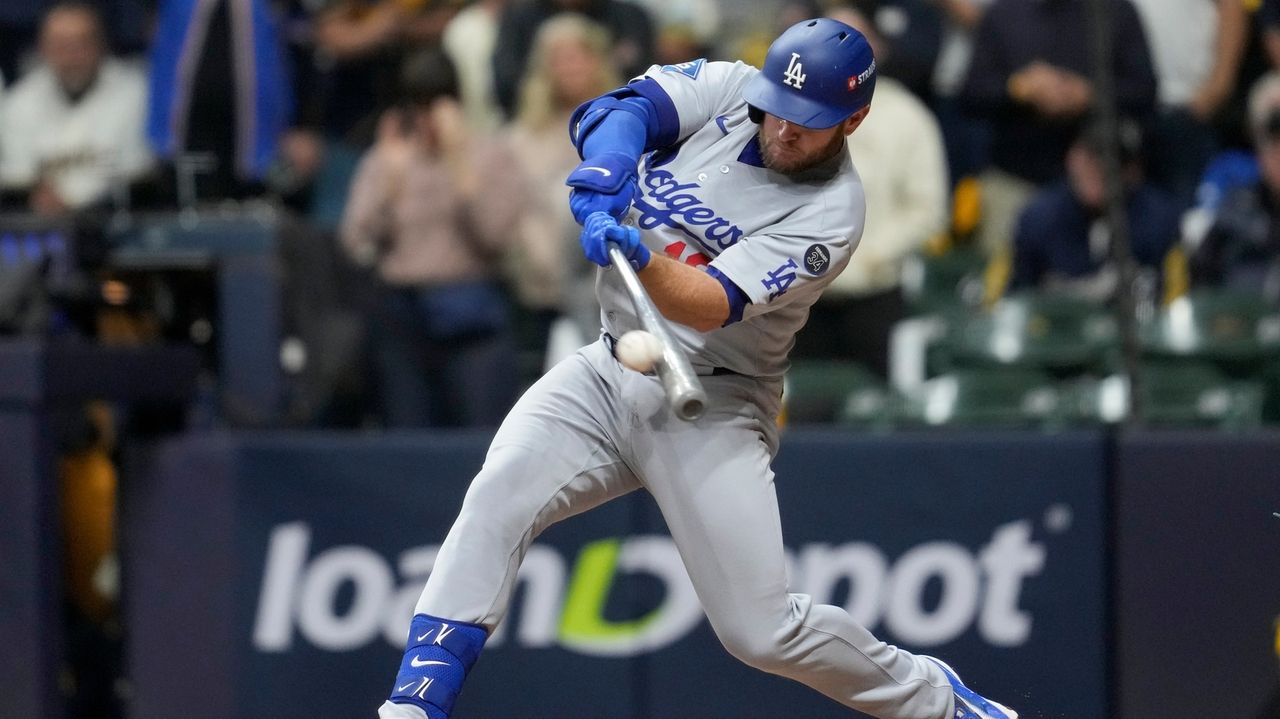 Max Muncy sets Dodgers record by hitting his 14th career postseason homer