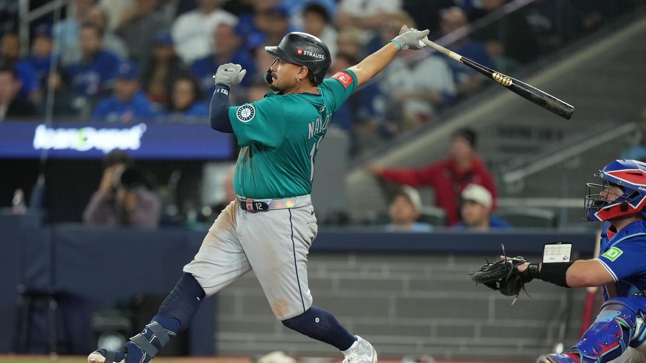 Canadian slugger Josh Naylor helps Mariners put Blue Jays in big ALCS hole with home run back home