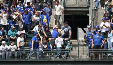 Last-minute ticket prices: Mariners vs Blue Jays Game 3