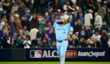 Guerrero, Springer sparks Blue Jays, who hit 5 HRs and cut Mariners' ALCS lead to 2-1 with 13-4 rout