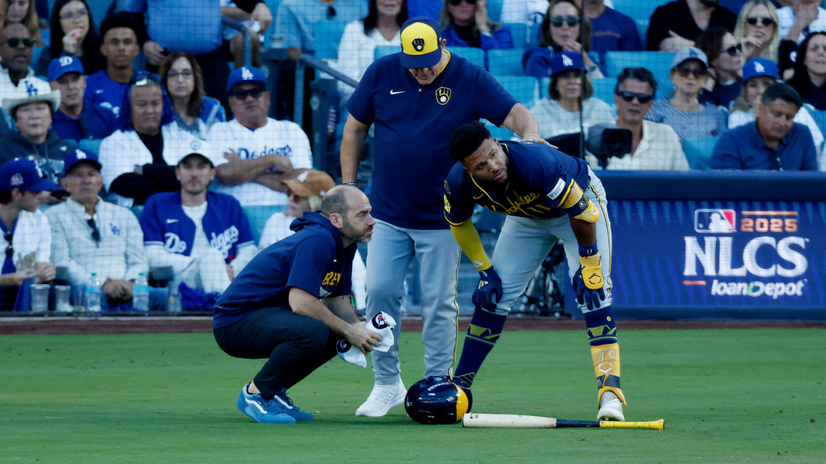 Jackson Chourio leaves NLCS Game 3 with hamstring injury, Brewers hopeful he'll be OK for Game 4 Friday