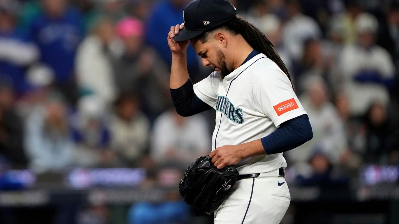 Mariners pitching pounded again as Seattle squanders ALCS lead at home