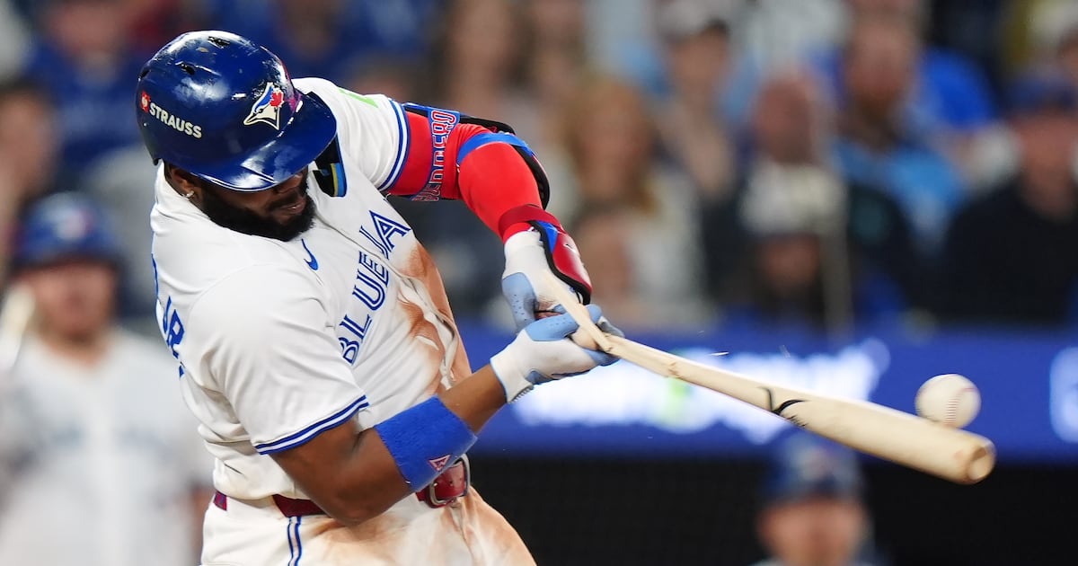 Guerrero hits 6th postseason homer and Blue Jays beat Mariners 6-2 to force Game 7 of ALCS