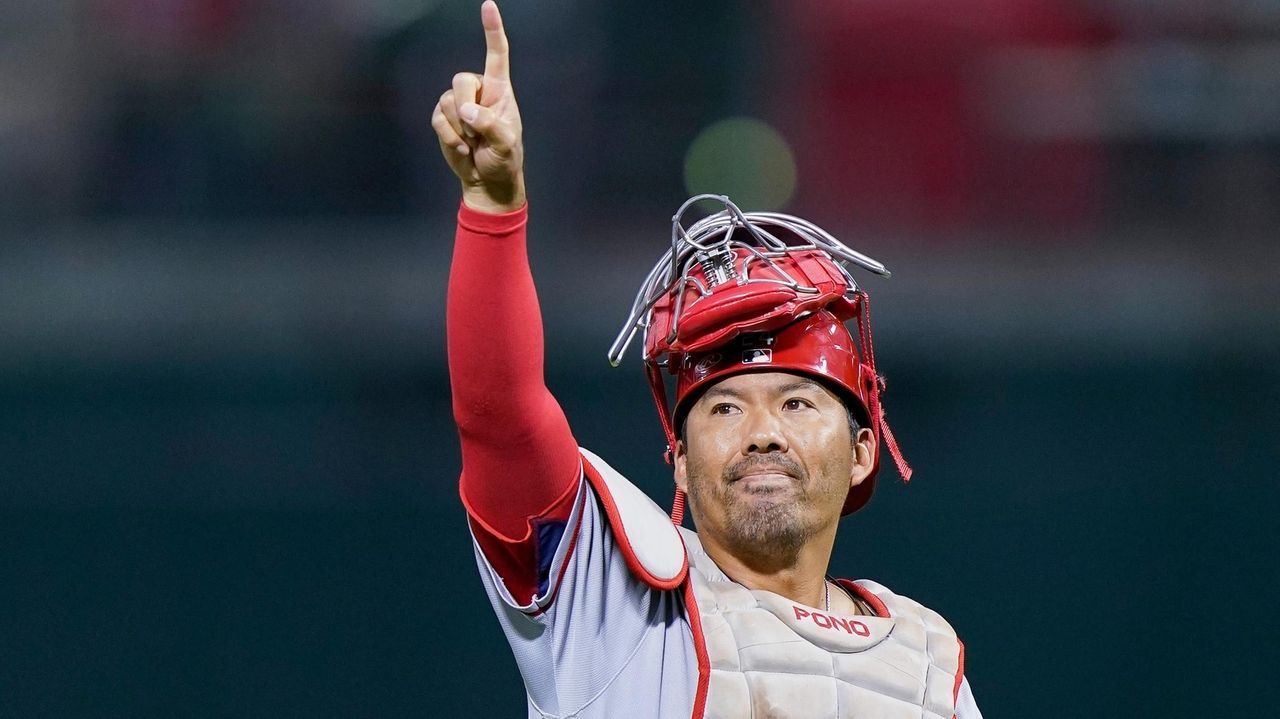 Los Angeles Angels hire former catcher Kurt Suzuki as their next manager