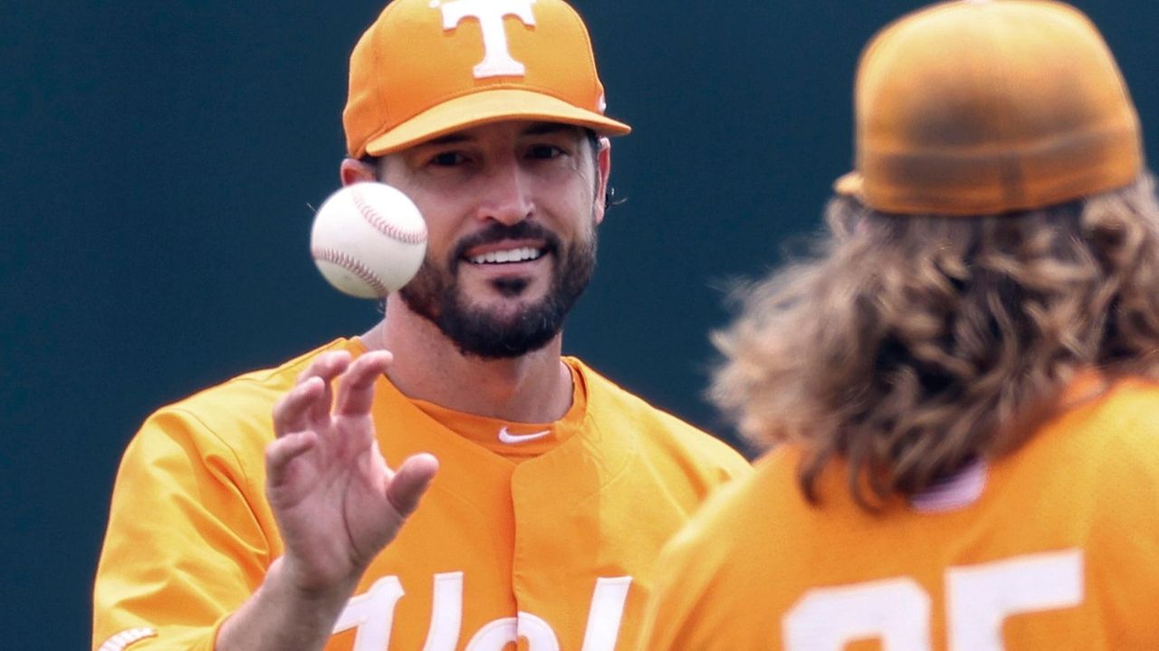 Giants name Tennessee's Vitello manager, gambling on a college coach with no professional experience