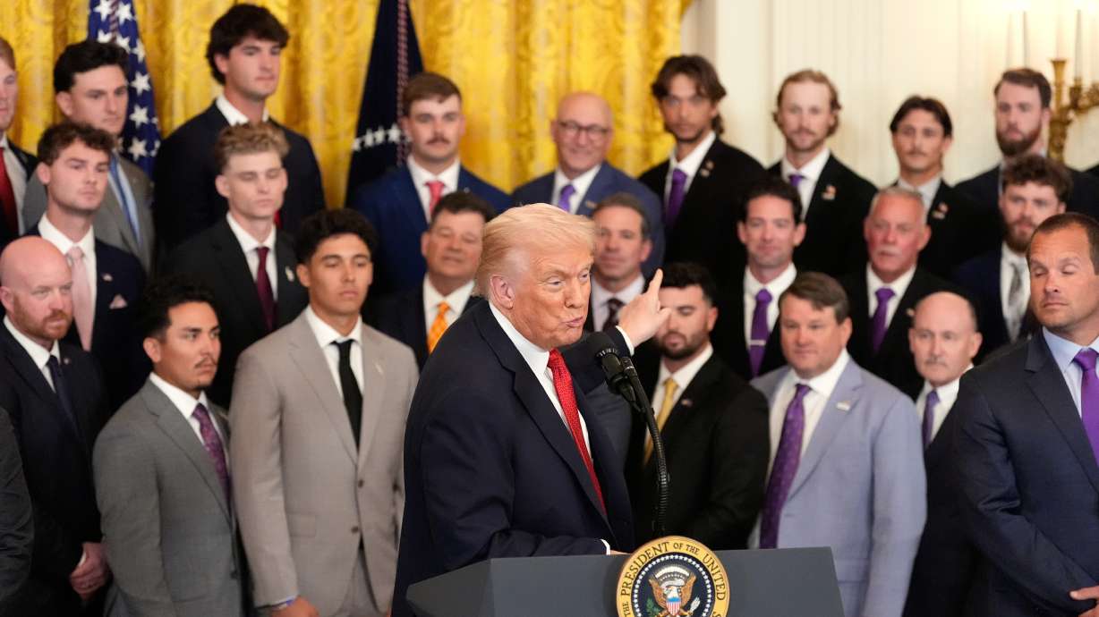 Trump honors 2025 college baseball champs LSU and LSU-Shreveport