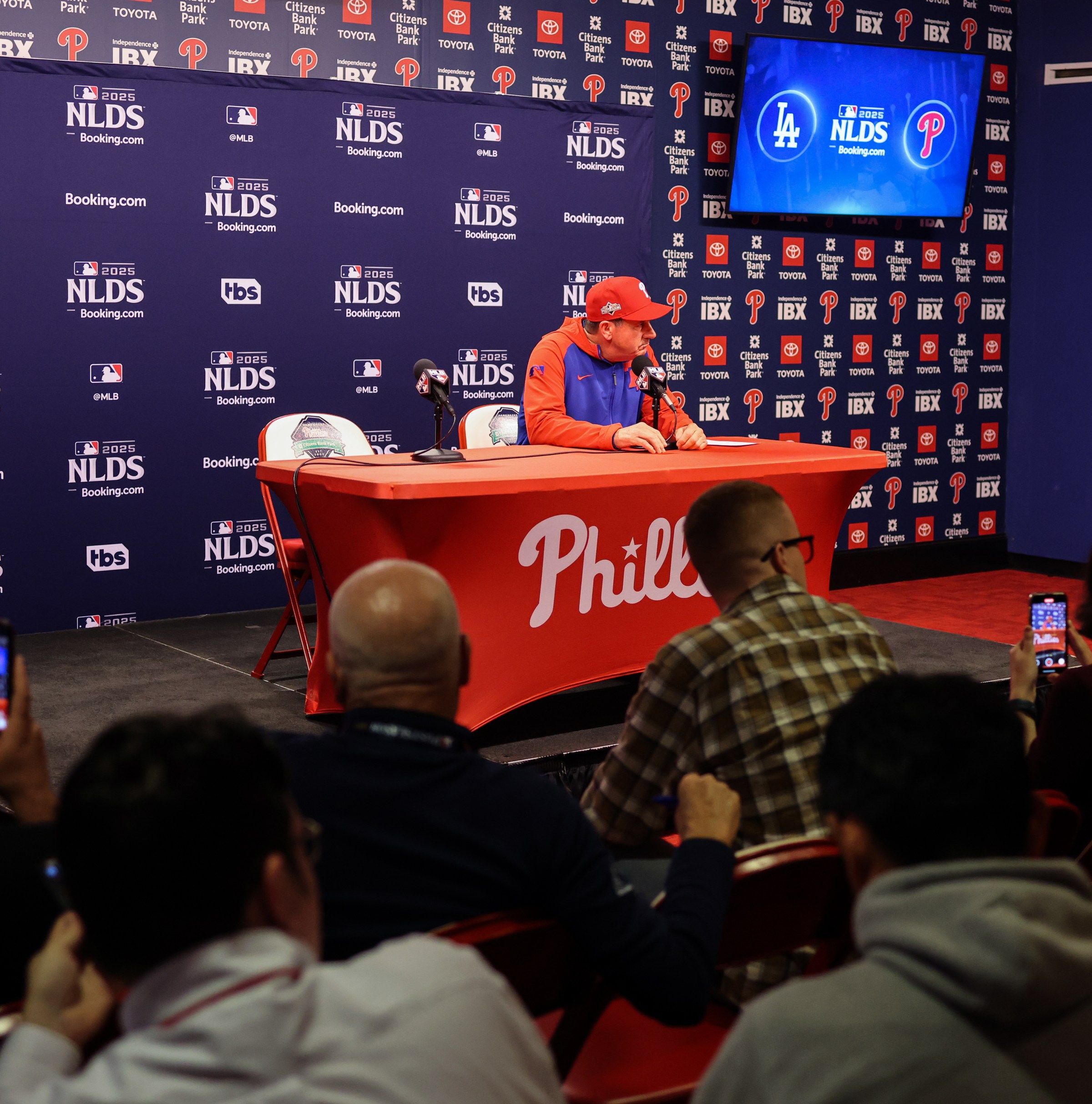 Report: Rob Thomson to manage the Phillies in 2026