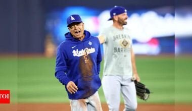 Dave Roberts' unexpected race with Hyeseong Kim at Los Angeles Dodgers' camp spirals into a hilarious moment fans can't stop talking about | MLB News