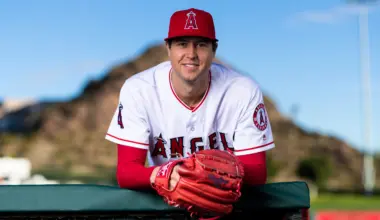 Los Angeles Angels pitcher Tyler Skaggs (45) poses for a portrait during the Los Angeles Angels photo day (Image via Getty)