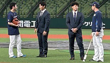 infielder Daiju Nomura (second from left) and pitcher Ichiro Tamura (second from right) visit Belluna Dome to say hello. (Photographer: Ohnaka Ayami)
