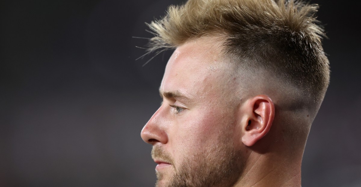 Will the Braves have another team meeting in Arizona?