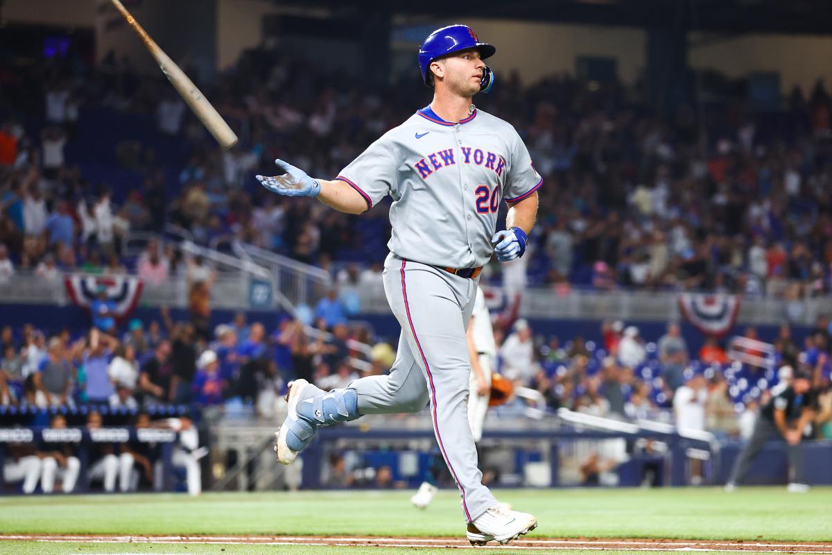 Pete Alonso smashes grand slam as Mets bats break out in destruction of Marlins