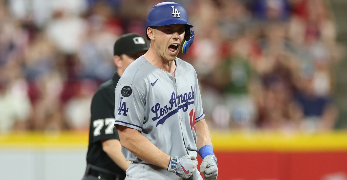Dodgers etch out a narrow 5-4 victory over the Reds