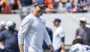 Ben Johnson takes in Cubs playoff game during Bears' bye week