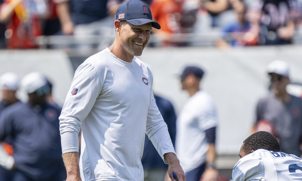 Ben Johnson takes in Cubs playoff game during Bears' bye week