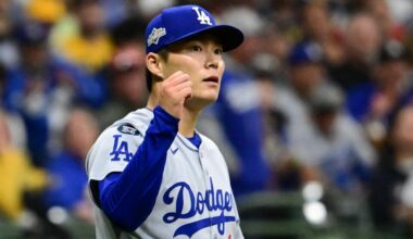 Dodgers Star Displays Bizarre Warm-Up Routine, Fans Lose It