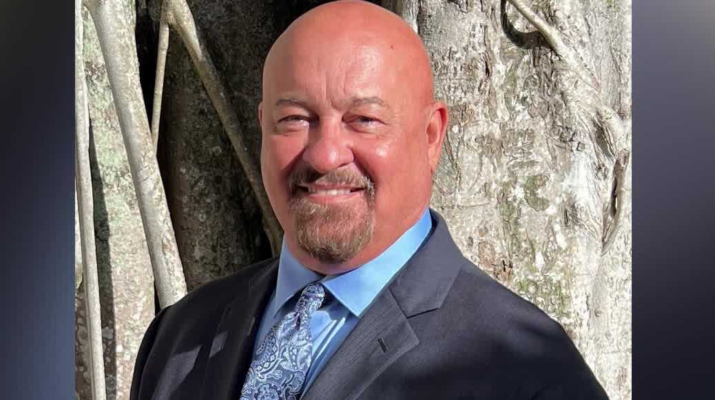 Former Red Sox player, Lee County Commissioner Mike Greenwell died Thursday