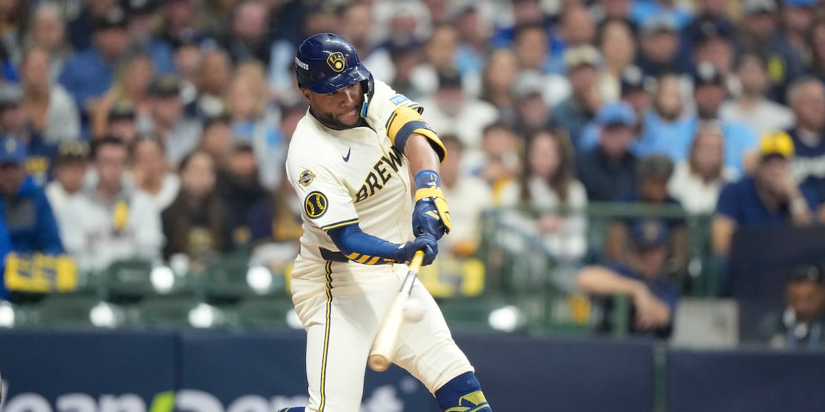 Brewers outfielder Jackson Chourio hops off field with hamstring cramp in Game 3 of NLCS