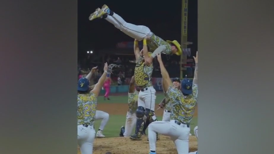 'Dirty Dancing' with the Savannah Bananas