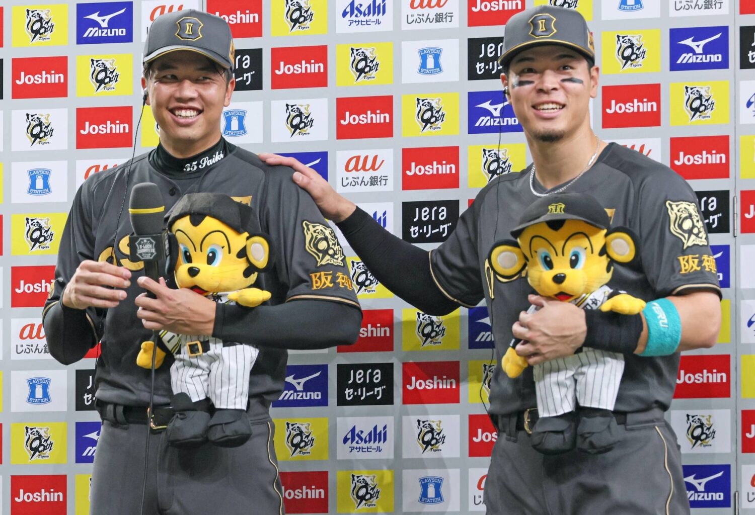 Hanshin star Teruaki Sato leads list of NPB title winners