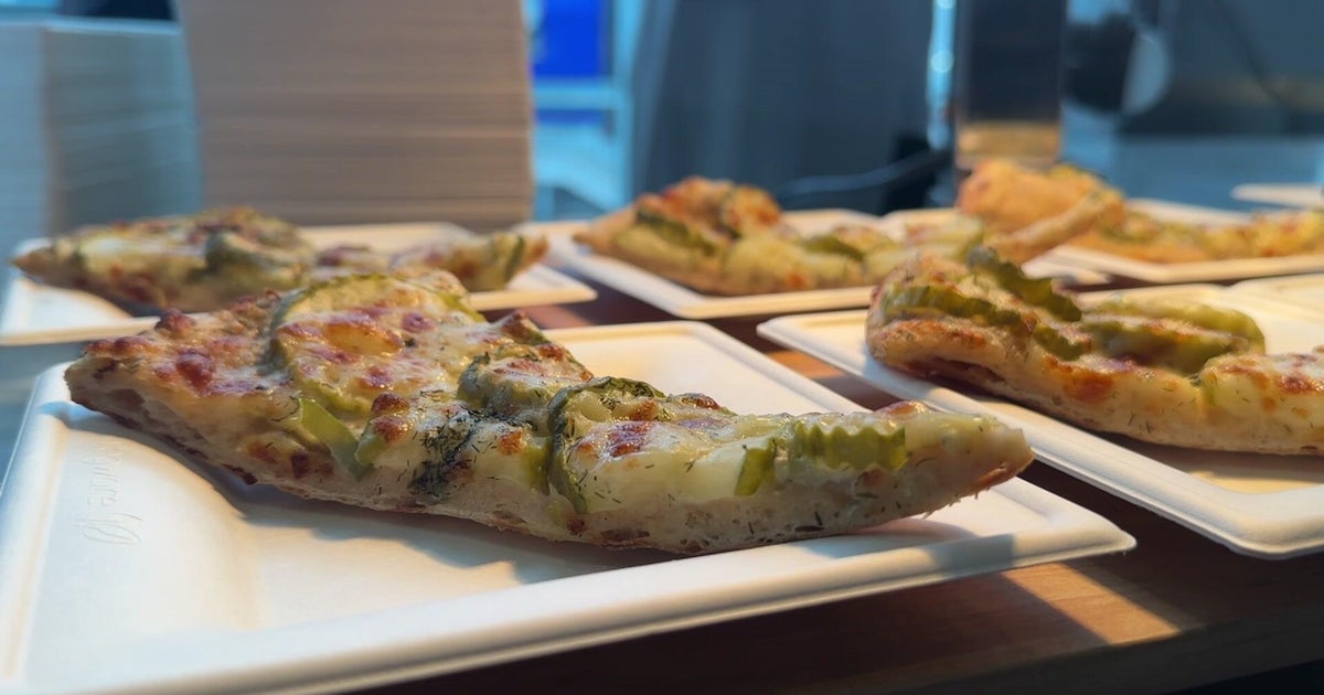New food at Target Field in 2025: Vinai, pickle pizza and more