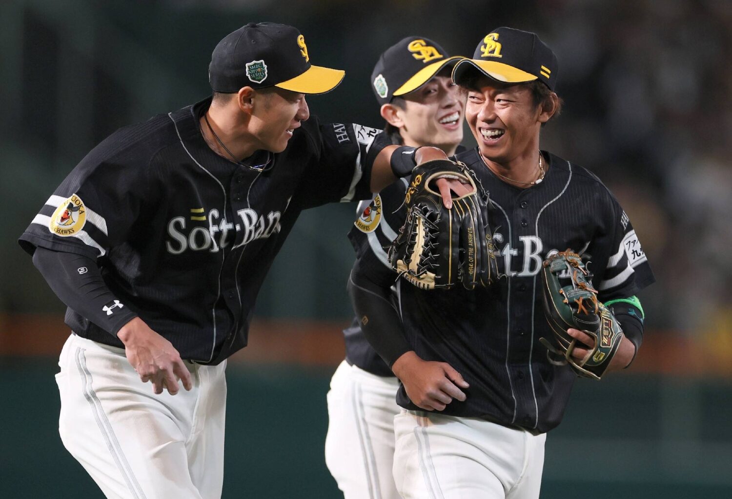 Imamiya's spectacular Game 3 catch may live on in SoftBank lore