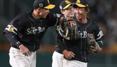 Imamiya's spectacular Game 3 catch may live on in SoftBank lore