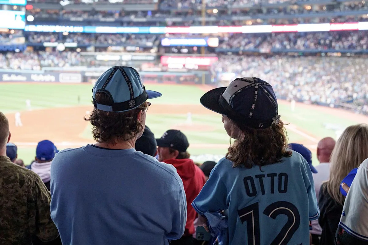 Toronto Blue Jays fans not giving up hope yet, despite 5-1 loss to L.A. Dodgers