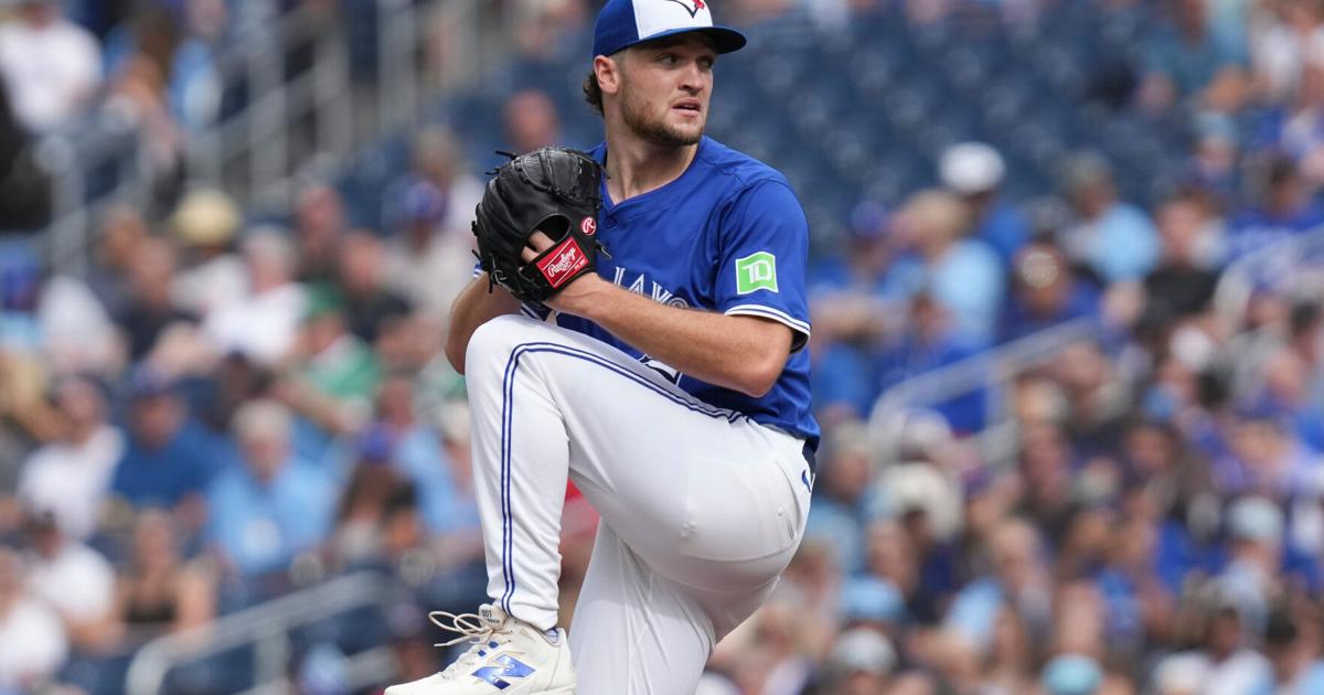 Blue Jays beat Rays 5-1 to stay atop AL East, sending division race to season's final day | National Sports