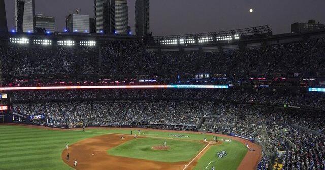 Blue Jays fans remain hopeful and excited despite Game 3 loss to Yankees | National Sports