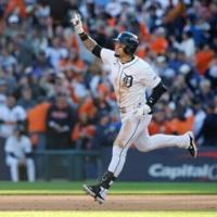 Tigers rally to beat Mariners, stay alive in MLB playoffs | Northwest & National News