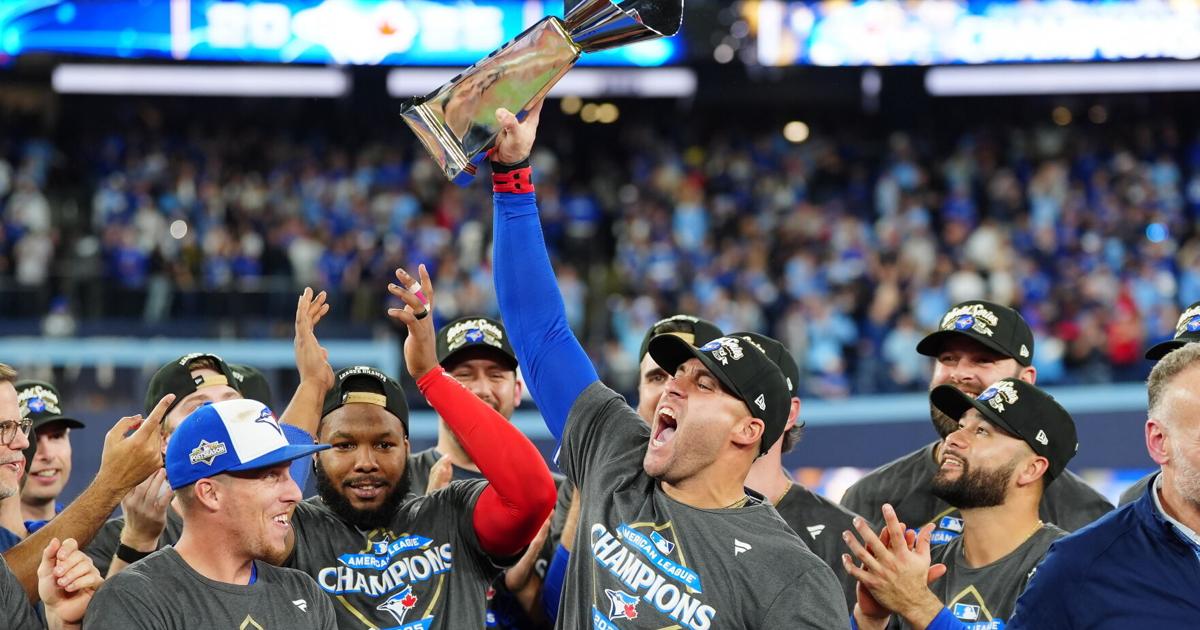 Springer's homer sends Blue Jays into World Series with 4-3 win over Mariners in Game 7 of ALCS | Sports