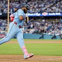 Blue Jays swat Dodgers 6-2, level World Series | News