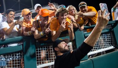 Tennessee baseball fans thank Tony Vitello for what he did for Vols