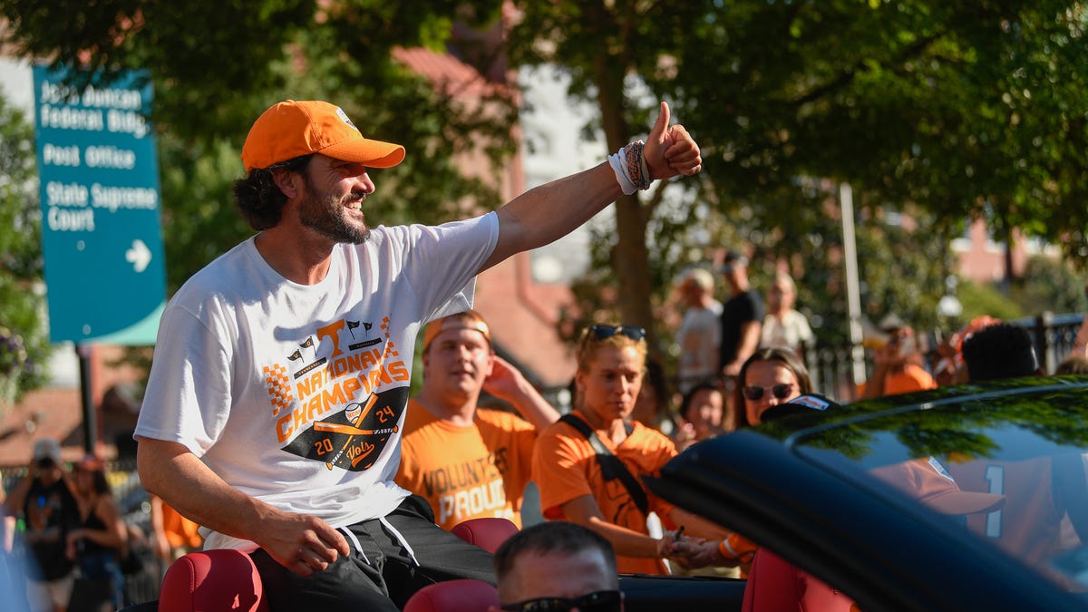 Tony Vitello revived Tennessee baseball. Vols next coach has tough job