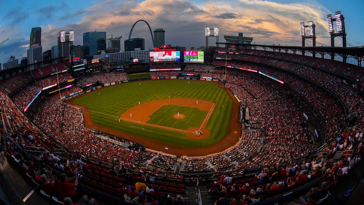 Two Iowa high school baseball teams to play at MLB's Busch Stadium