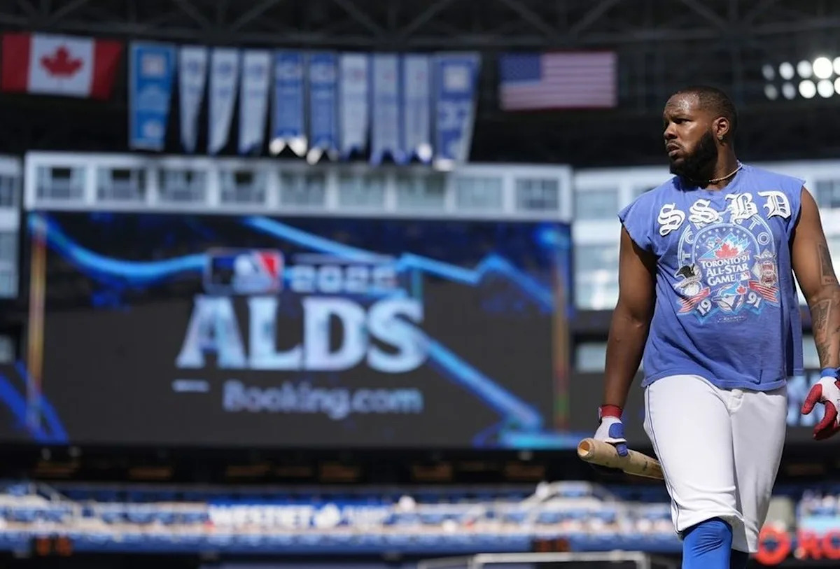 Game 1 of Blue Jays playoff series has fans buzzing
